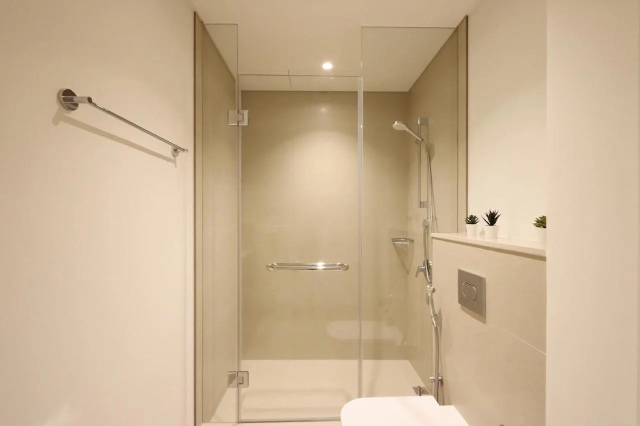 Livbnb Suites - Lavish 2Br W/ Burj Khalifa Views & Near Dubai Mall 0*,