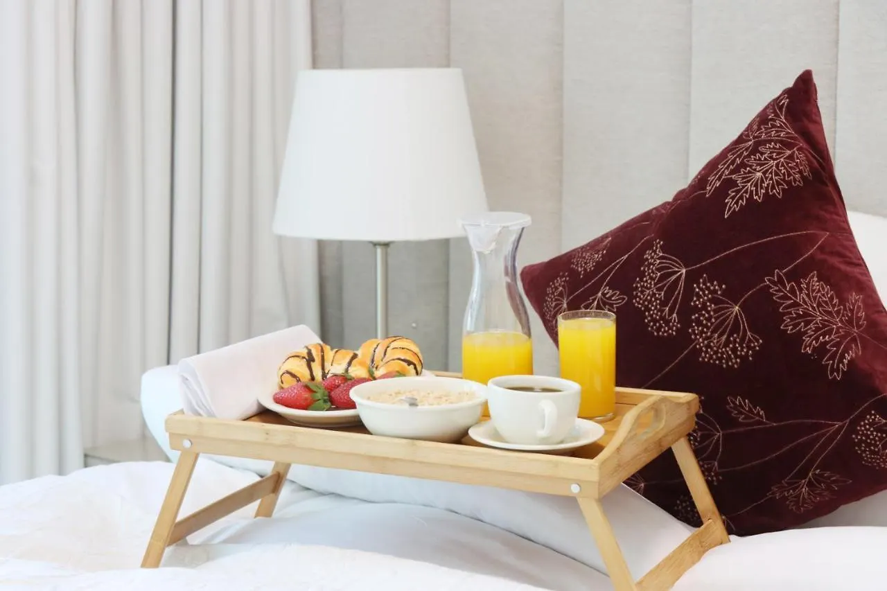 Apartment Livbnb Suites - Lavish 2Br W/ Burj Khalifa Views & Near Dubai Mall